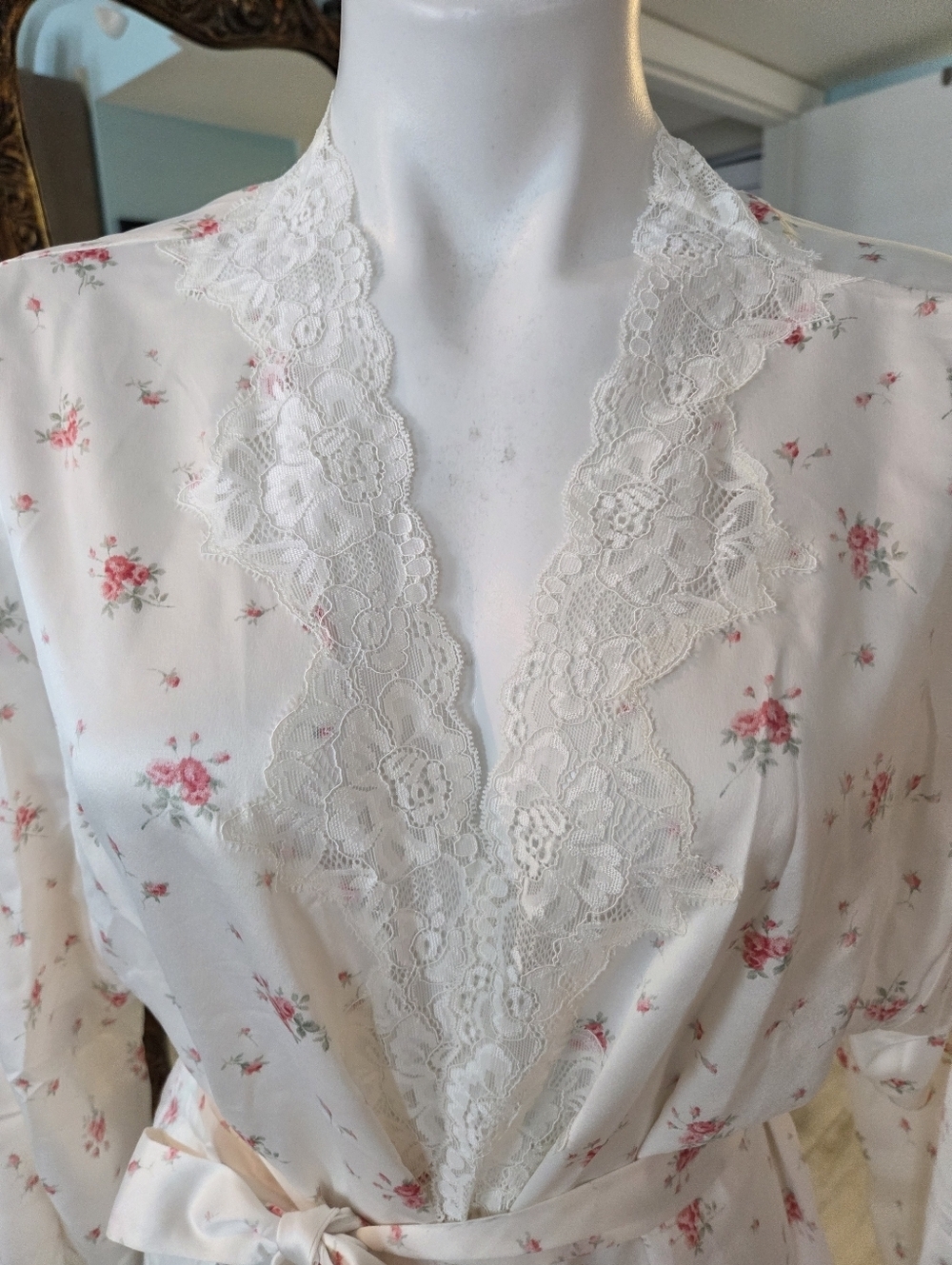 Ralph Lauren Floral Robe With Lace Trim NWT - Picture 5 of 12